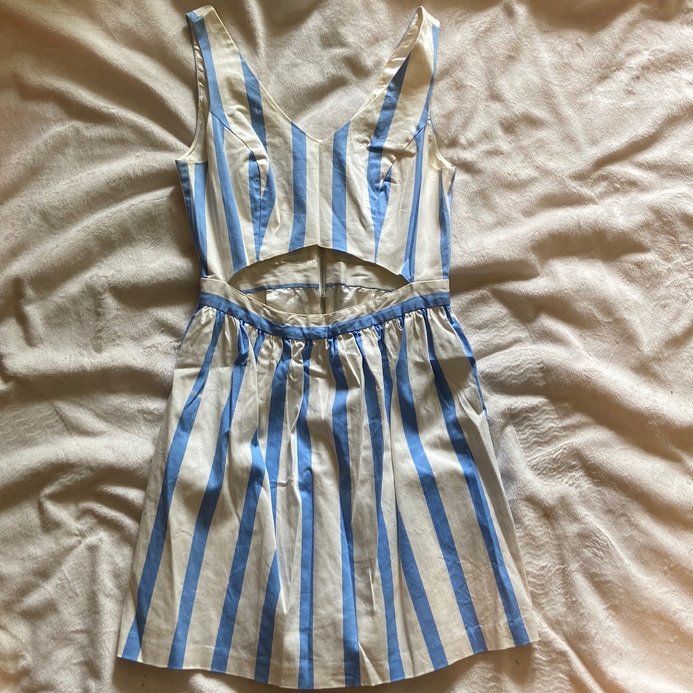 Women’s dress